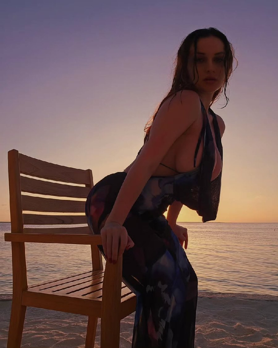 Sexy girl Miranda Faith nude in Monterrey