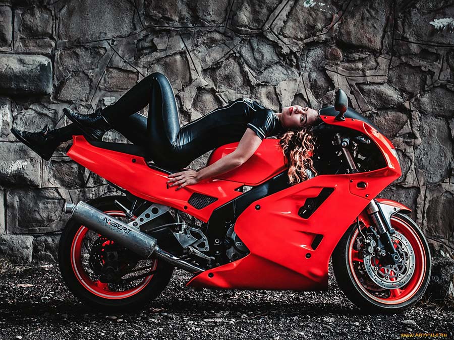 Beautiful girl Beautiful girls and motorcycles in Monterrey