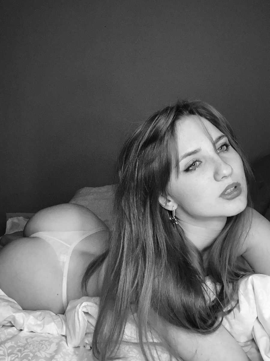 Take a pause and enjoy Nata nude — streaming from Monterrey