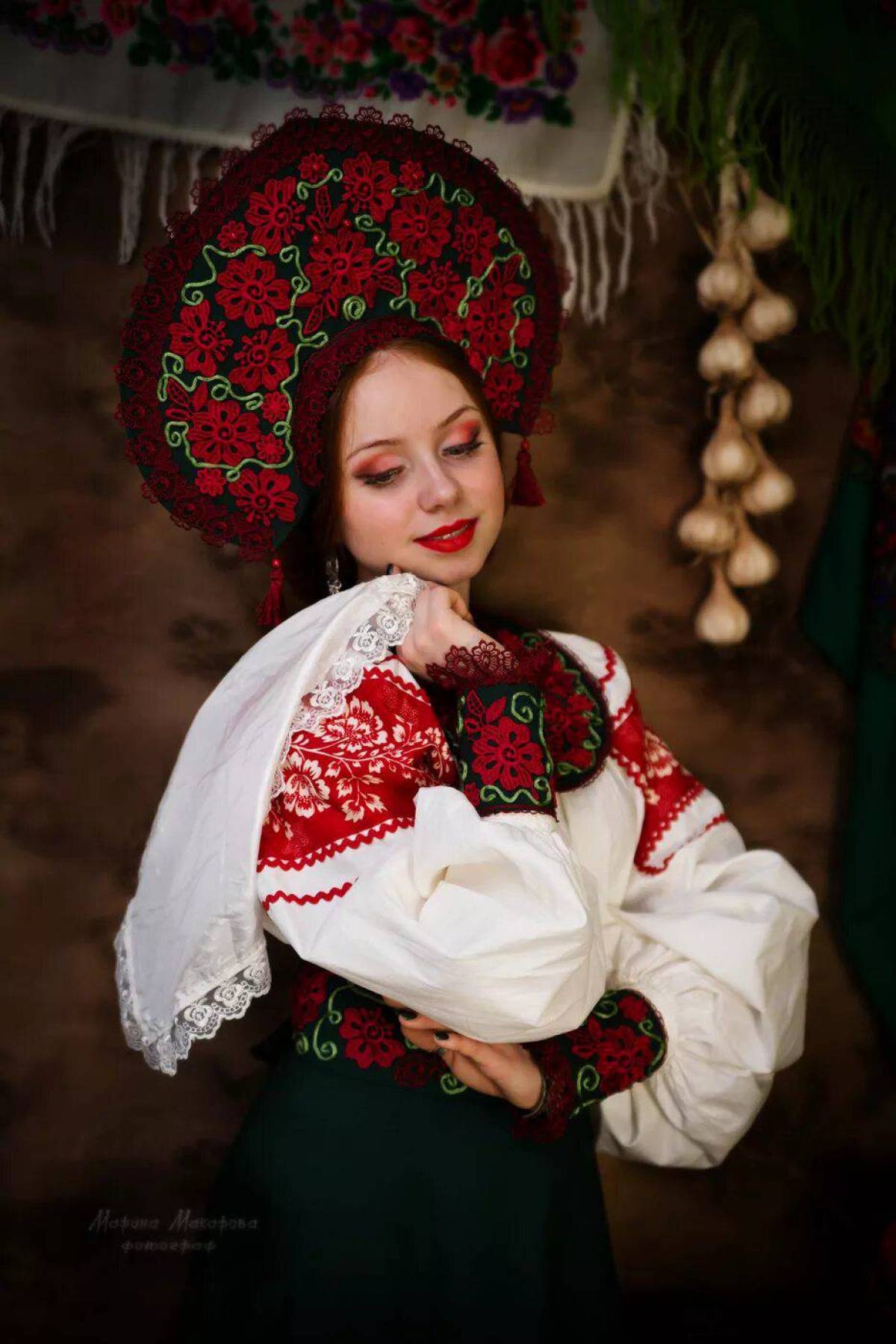 Take a pause and enjoy Women in Slavic costumes — streaming from Monterrey