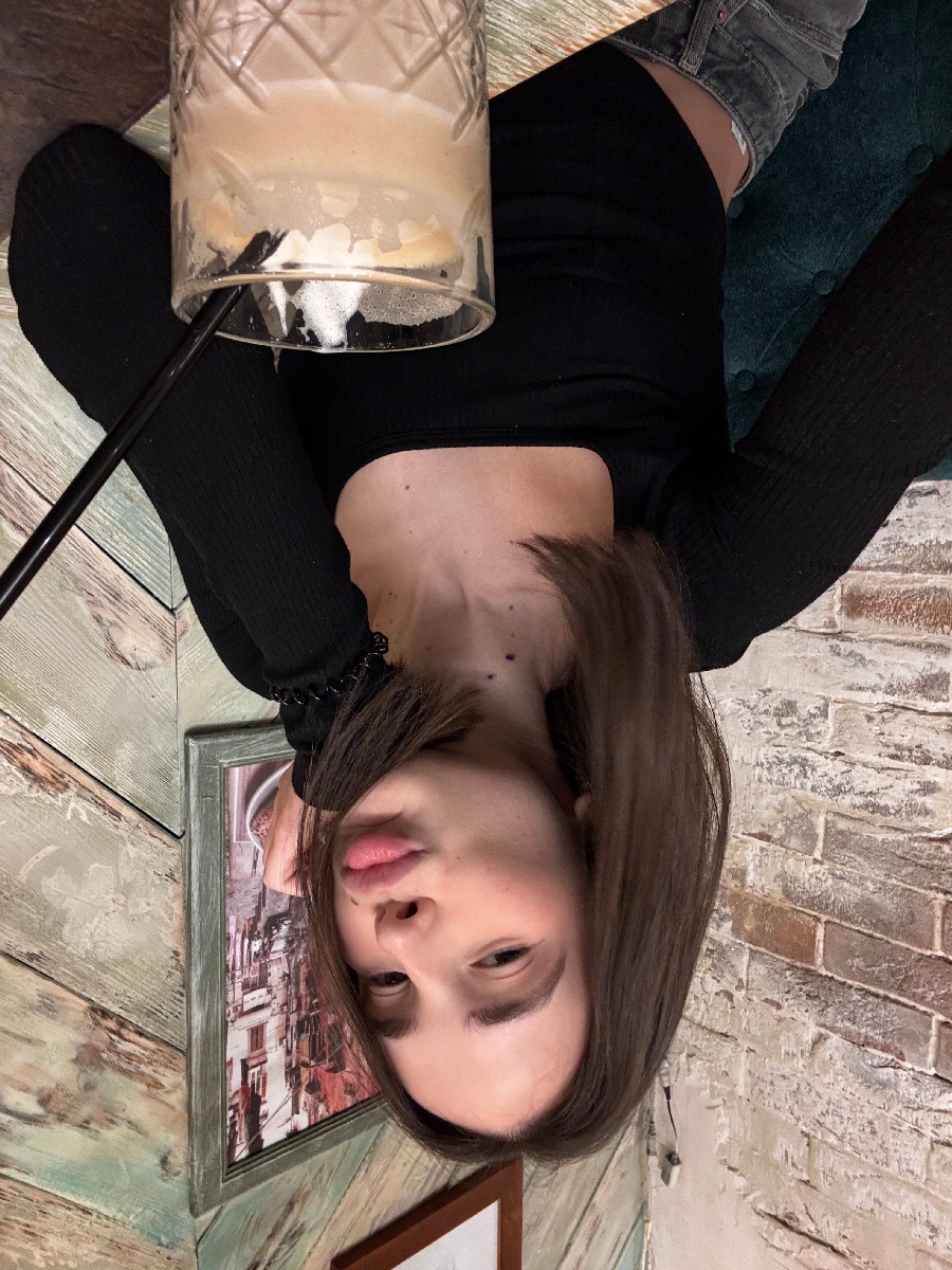 Fresh photos, fresh mood — Tina online in Monterrey